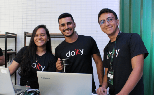 Operação presencial com credenciamento e painel Doity