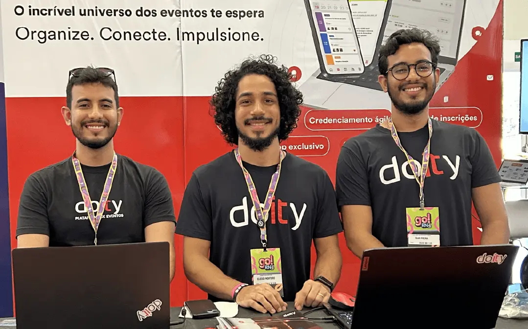 Operação presencial com credenciamento e painel Doity